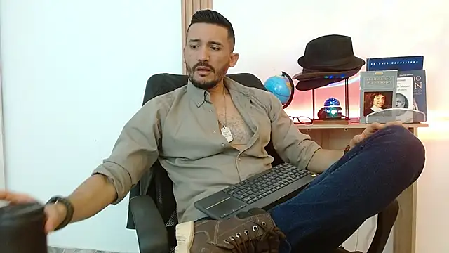 Reiko 85  online show from November 25, 2025, 2:39 pm