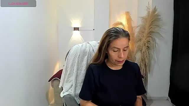 Milf karlye online show from June 5, 2026, 2:40 am
