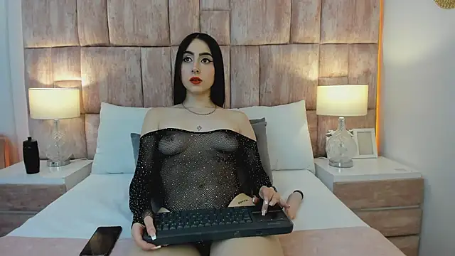 MonserratPeters online show from December 10, 2024, 4:34 am