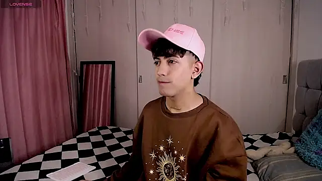 Snapshot of teobowny_ chatting on December 19, 2024, 10:10 pm teobowny online show from December 19, 2024, 10:10 pm