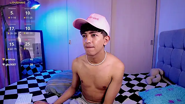 Snapshot of teobowny_ chatting on January 24, 2025, 4:28 pm teobowny online show from January 24, 2025, 4:28 pm