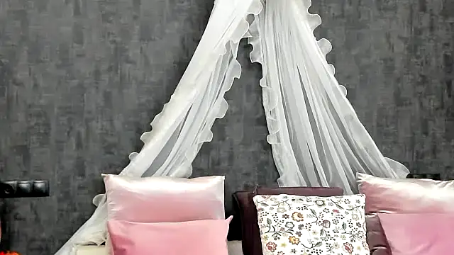 miss sophieX online show from February 27, 2025, 4:20 am