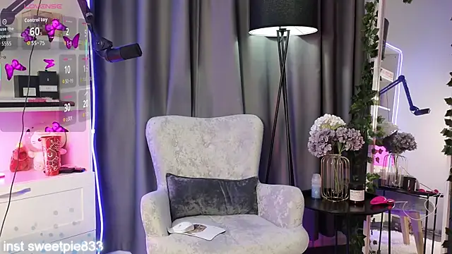 Anal Girl  online show from February 21, 2026, 5:03 pm