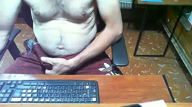 Roberto3102 online show from January 25, 2025, 6:57 pm