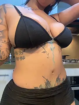 Snapshot of AndyFire69 chatting on February 16, 2026, 9:16 am AndyFire69 online show from February 16, 2026, 9:16 am