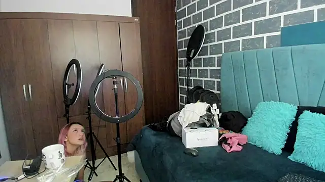 Snapshot of Alterego1__ chatting on September 23, 2025, 12:19 pm Alterego1 online show from September 23, 2025, 12:19 pm