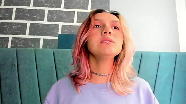 Snapshot of Alterego1__ chatting on October 2, 2025, 11:50 am Alterego1 online show from October 2, 2025, 11:50 am