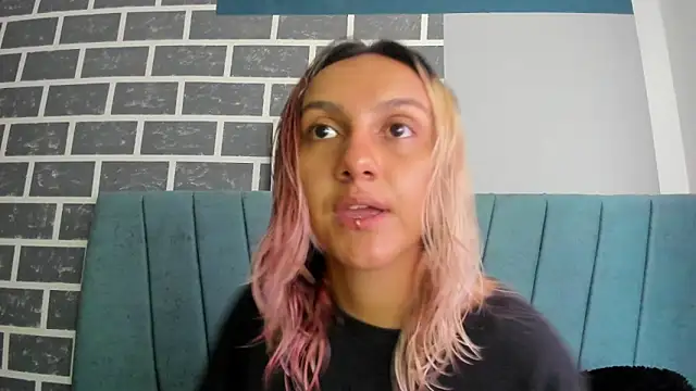 Snapshot of Alterego1__ chatting on October 12, 2025, 11:42 am Alterego1 online show from October 12, 2025, 11:42 am