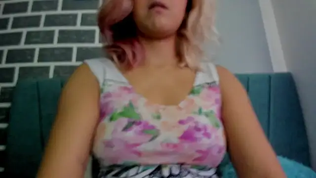 Snapshot of Alterego1__ chatting on October 18, 2025, 11:44 am Alterego1 online show from October 18, 2025, 11:44 am