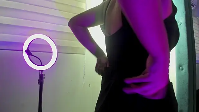 Snapshot of Alterego1__ chatting on October 21, 2025, 11:33 am Alterego1 online show from October 21, 2025, 11:33 am