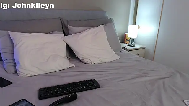 jonhklleyn online show from April 28, 2026, 7:41 pm