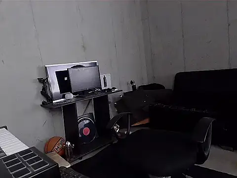 patrik tattoo  online show from February 7, 2026, 4:22 pm