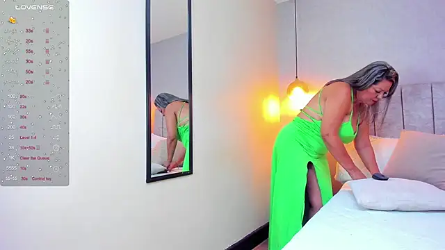 tutu milf online show from January 7, 2025, 7:06 pm