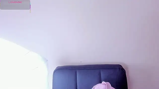 tutu milf online show from October 19, 2025, 1:12 pm