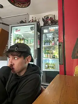 Omaaaaaaa00001 online show from January 7, 2025, 9:03 pm