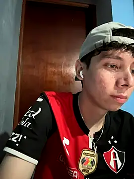 Omaaaaaaa00001 online show from October 31, 2025, 6:42 pm