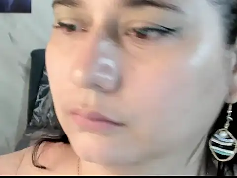 alinabozz1 online show from June 11, 2026, 4:21 am