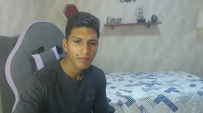 mau elixxx online show from December 24, 2024, 12:33 pm