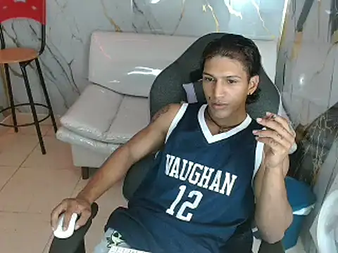 mau elixxx online show from January 18, 2026, 4:33 pm