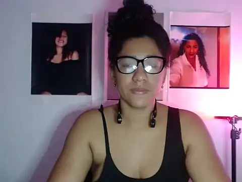 bellacrespalatina online show from October 10, 2025, 9:03 pm