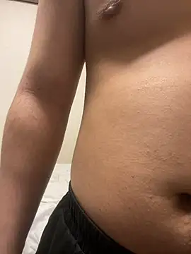 YU-KI00 online show from November 18, 2025, 12:42 pm