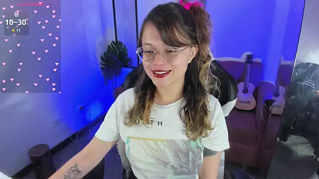 Snapshot of blackberrys_ chatting on October 13, 2025, 1:44 pm blackberrys  online show from October 13, 2025, 1:44 pm