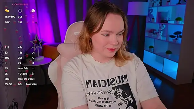 Snapshot of Kari_Lunna chatting on September 19, 2025, 3:19 am Kari Lunna online show from September 19, 2025, 3:19 am