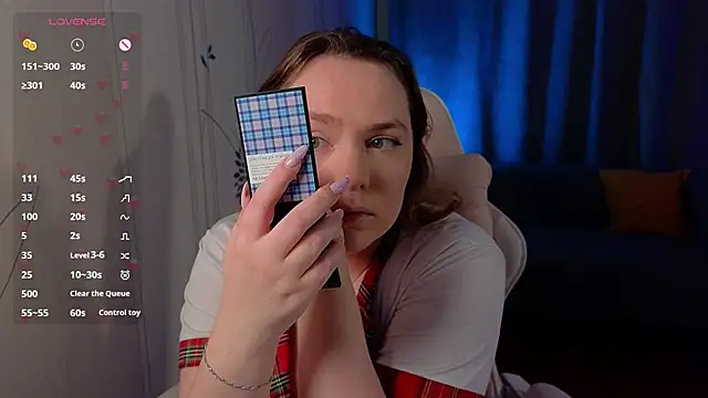 Snapshot of Kari_Lunna chatting on October 25, 2025, 3:03 am Kari Lunna online show from October 25, 2025, 3:03 am