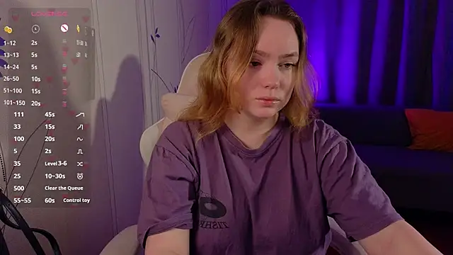 Snapshot of Kari_Lunna chatting on October 26, 2025, 3:01 am Kari Lunna online show from October 26, 2025, 3:01 am