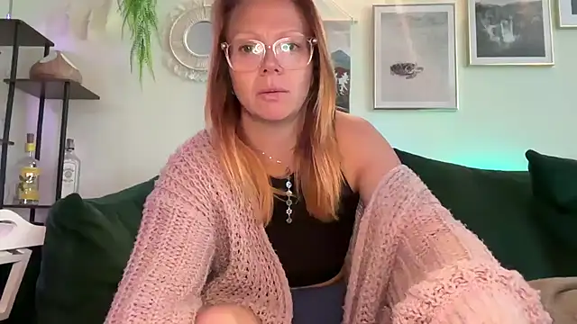 MelodyRoseUk online show from May 12, 2026, 10:23 am