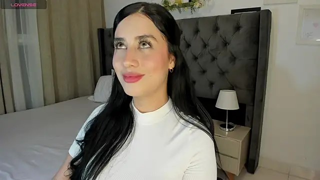 Snapshot of Amiirra_ chatting on May 28, 2026, 1:25 am Amiirra online show from May 28, 2026, 1:25 am