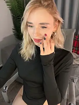 Snapshot of Eva_Millss chatting on December 14, 2024, 7:14 pm Eva Millss online show from December 14, 2024, 7:14 pm