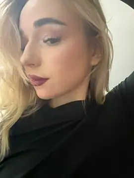 Snapshot of Eva_Millss chatting on December 22, 2024, 1:11 pm Eva Millss online show from December 22, 2024, 1:11 pm