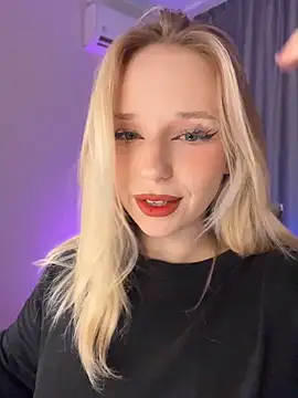 Snapshot of Eva_Millss chatting on September 12, 2025, 1:11 pm Eva Millss online show from September 12, 2025, 1:11 pm