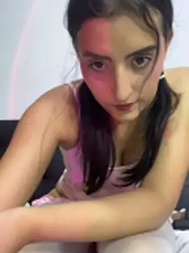 EmySofia online show from March 10, 2026, 4:17 am