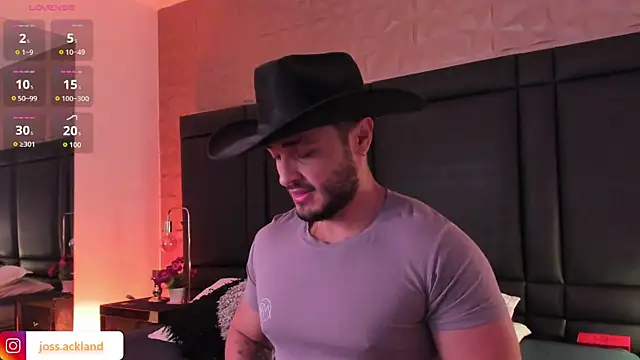 JossAckland online show from November 9, 2025, 7:56 pm