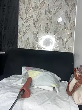 chiquimaturesexy online show from April 26, 2026, 5:32 pm