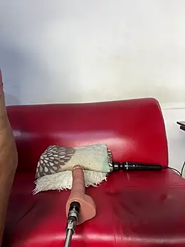 chiquimaturesexy online show from August 4, 2026, 9:28 pm