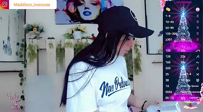 Madisson Ivanova online show from December 7, 2024, 2:57 pm