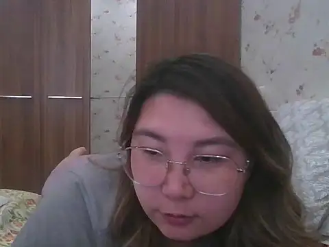 softegirl online show from September 14, 2025, 9:30 am
