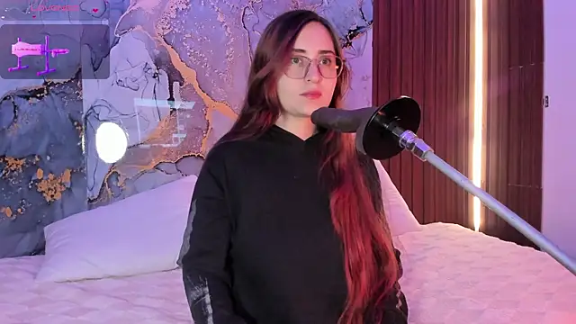 centaurigirl online show from October 11, 2025, 3:28 am