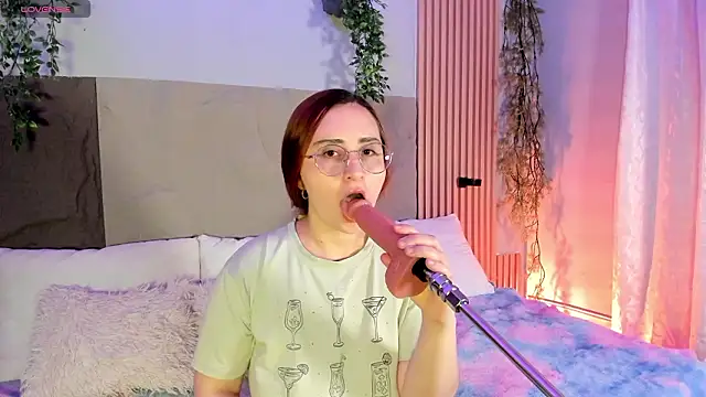 centaurigirl online show from March 15, 2026, 11:00 pm