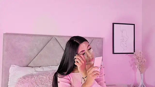 Emilyh  online show from November 11, 2025, 11:10 am