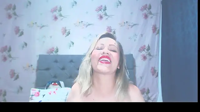 Paris Squirt  online show from September 27, 2025, 8:58 pm