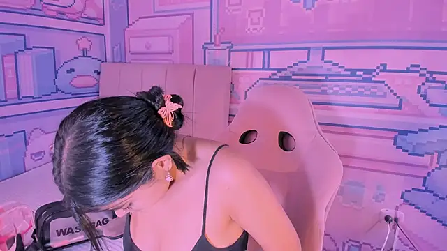  18alice online show from February 11, 2025, 7:38 pm