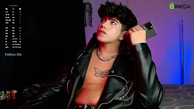 LyleBennett  online show from November 10, 2025, 11:42 am