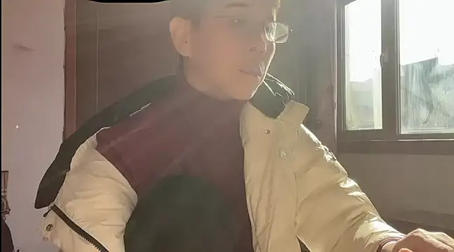 Snapshot of TGH521 chatting on January 20, 2025, 6:21 am TGH521 online show from January 20, 2025, 6:21 am