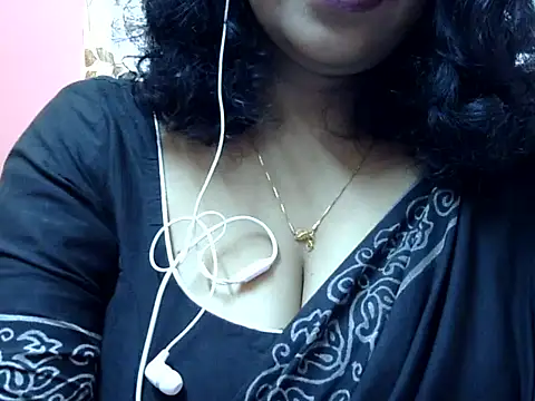 Snapshot of Riya_riyaa chatting on December 15, 2024, 10:18 am Riya riyaa online show from December 15, 2024, 10:18 am