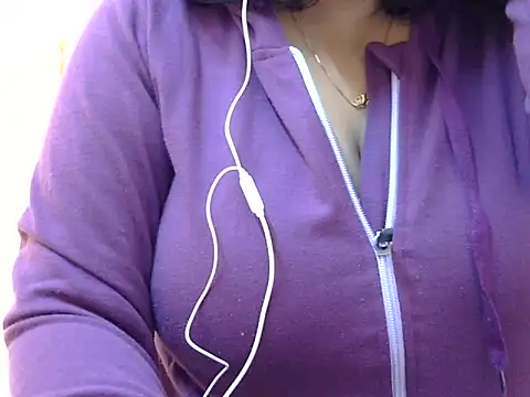 Snapshot of Riya_riyaa chatting on December 19, 2024, 1:28 am Riya riyaa online show from December 19, 2024, 1:28 am