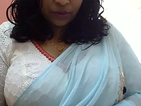 Snapshot of Riya_riyaa chatting on December 22, 2024, 7:11 am Riya riyaa online show from December 22, 2024, 7:11 am